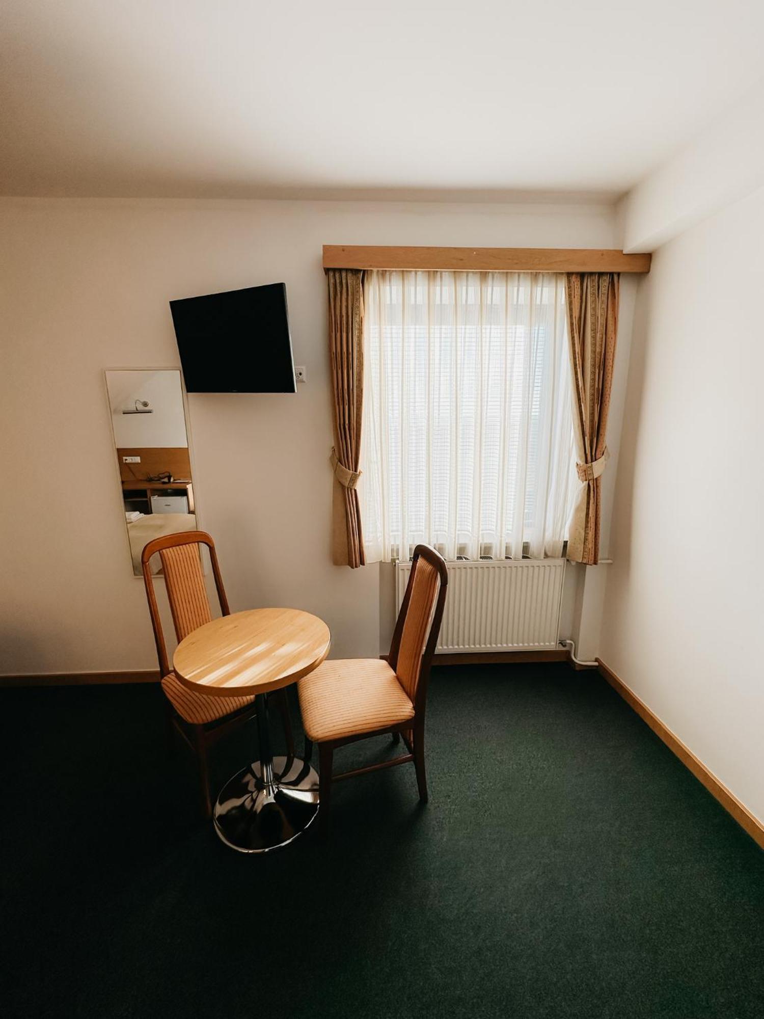 Hotel Oskar Zaplata Preddvor Room photo