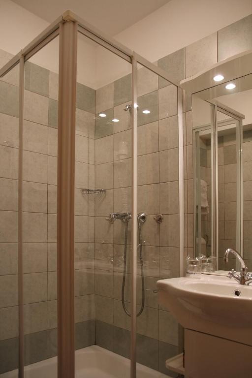Hotel Oskar Zaplata Preddvor Room photo